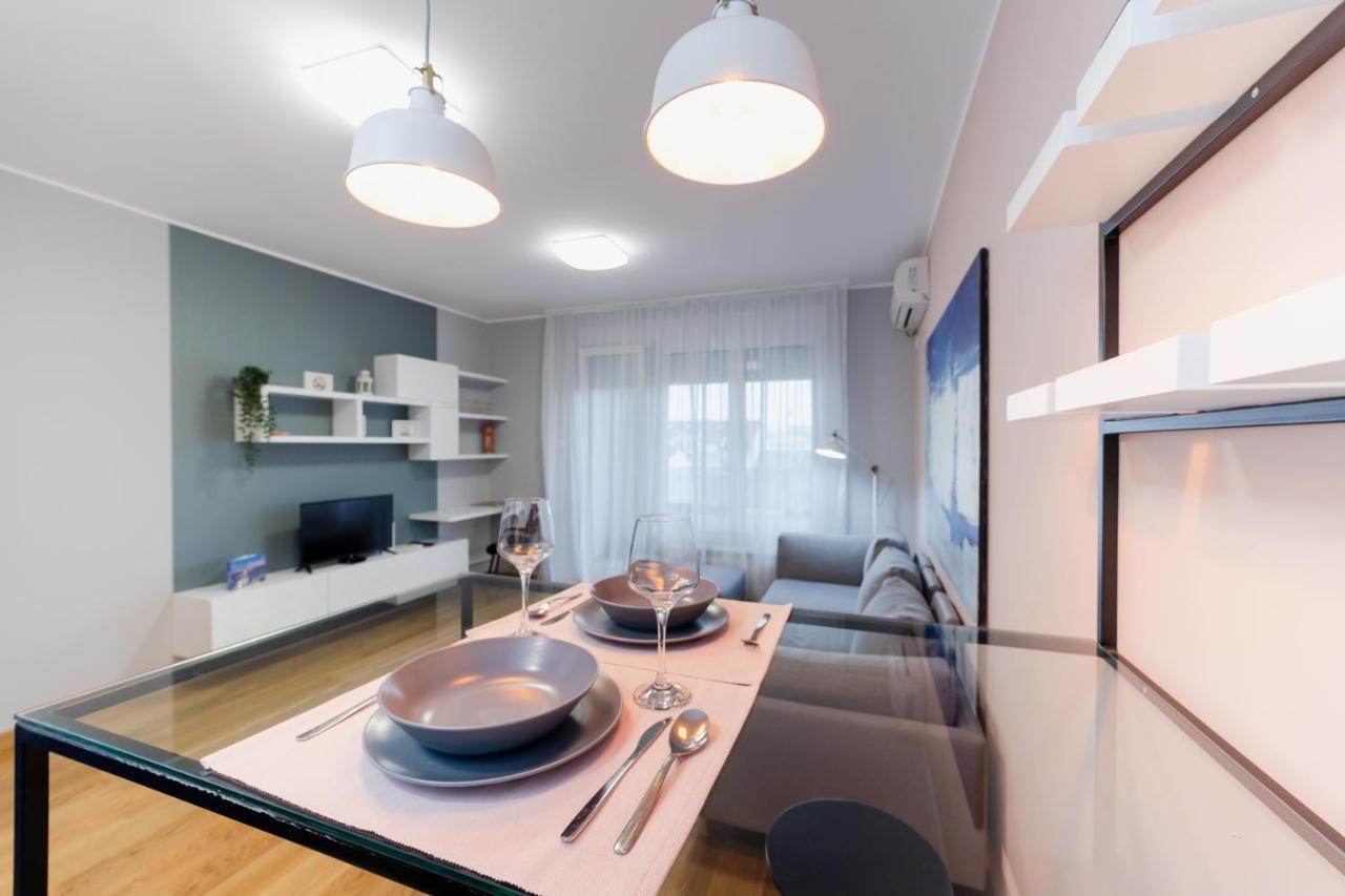 Modern Living In City Centre - Private Parking Novi Sad Luaran gambar