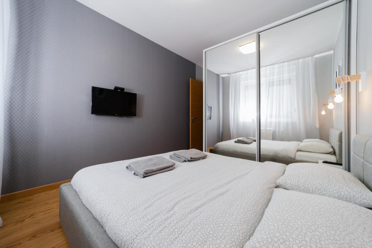 Modern Living In City Centre - Private Parking Novi Sad Luaran gambar